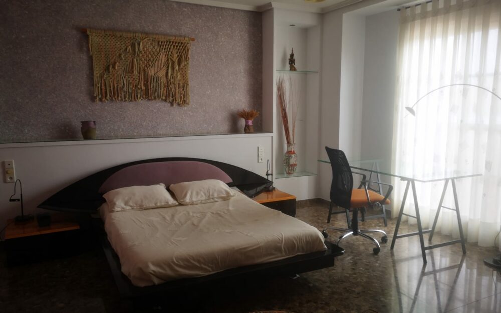 Student rooms in a very spacious apartment – Ref. 001303