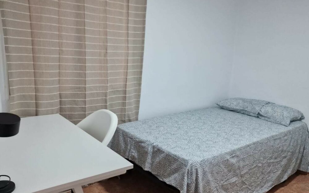 Habitación de estudiante en piso compartido – Ref. 001406-H